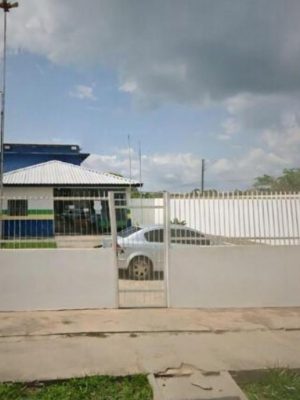 Em inspeção à 46ª Delegacia Interativa de Polícia (DIP) de Boa Vista do Ramos, o Ministério Público do Estado do Amazonas (MPAM) constatou insuficiência de efetivo policial e carência de equipamentos básicos necessários para o funcionamento adequado da unidade. A visita, conduzida pela promotora de Justiça Anne Caroline Amaral de Lima, resultou na instauração de um procedimento administrativo.