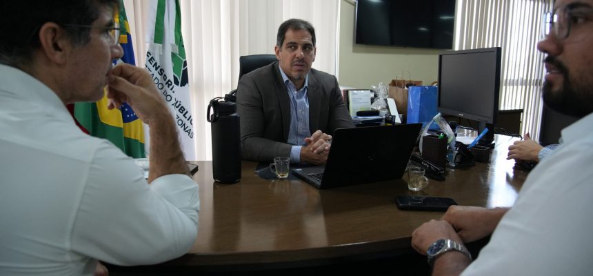 A população de Boa Vista do Ramos está prestes a ganhar um importante reforço no acesso à Justiça. Em parceria com a Prefeitura, a Defensoria Pública do Amazonas (DPE-AM) vai instalar uma sede física no município, que passará a contar com atendimento regular e permanente da instituição. A nova unidade será a 32ª fora da capital e reforça a presença da DPE-AM no interior do Estado.